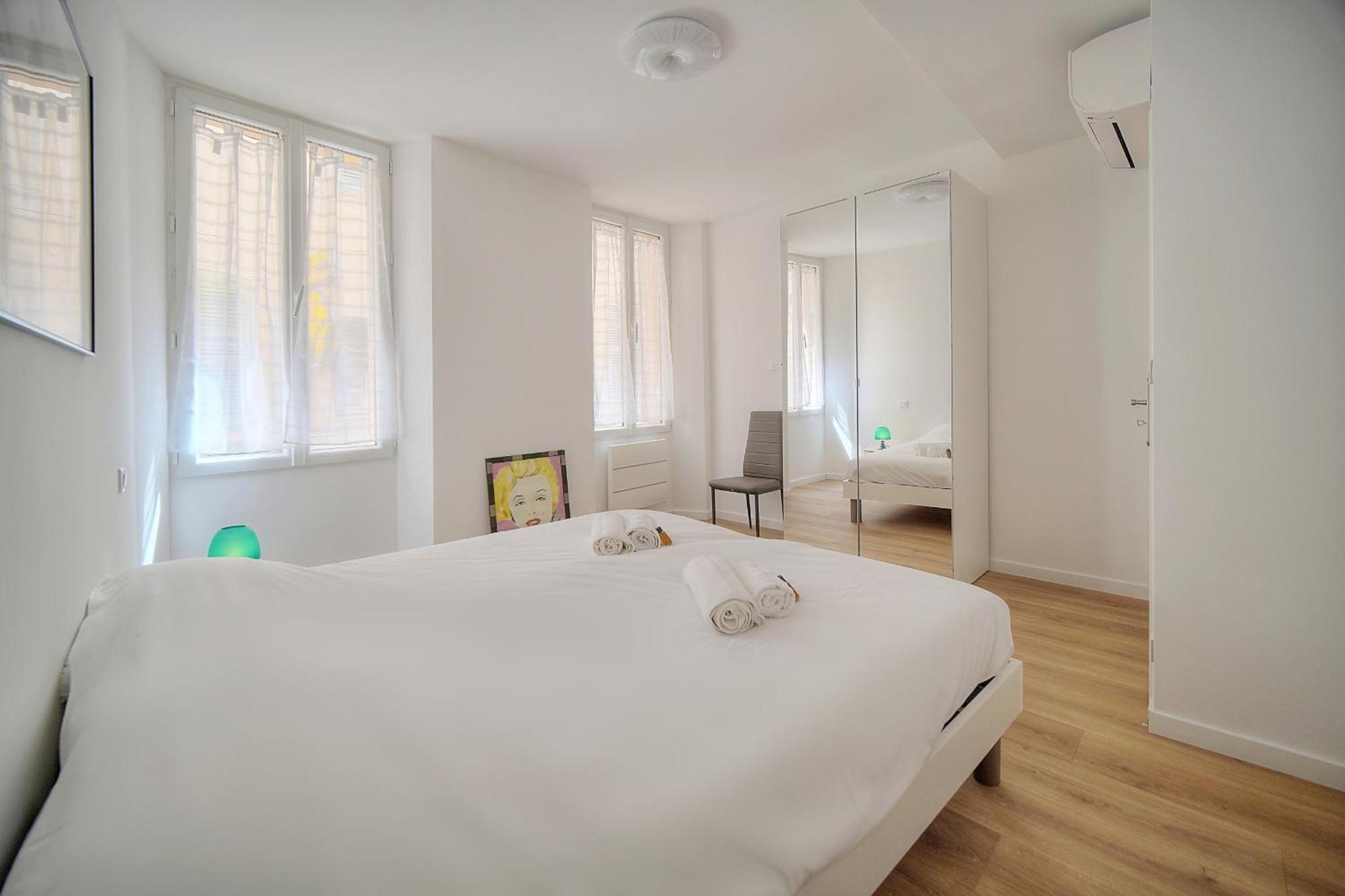 Apartment 3 Pieces Centre A2b243 *