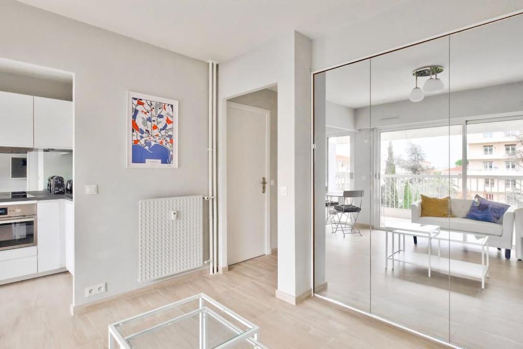 Apartment Superbe Avec Terrasse A 10 Min De La Cannes
