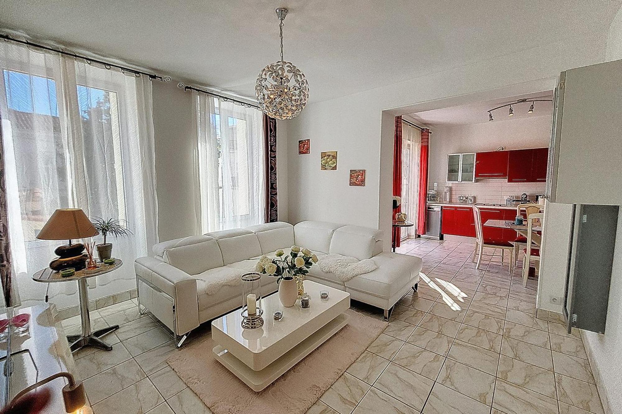 Henri Camille Real Estate - St Marie 2 - 3 Bedrooms - Center Apartment Cannes