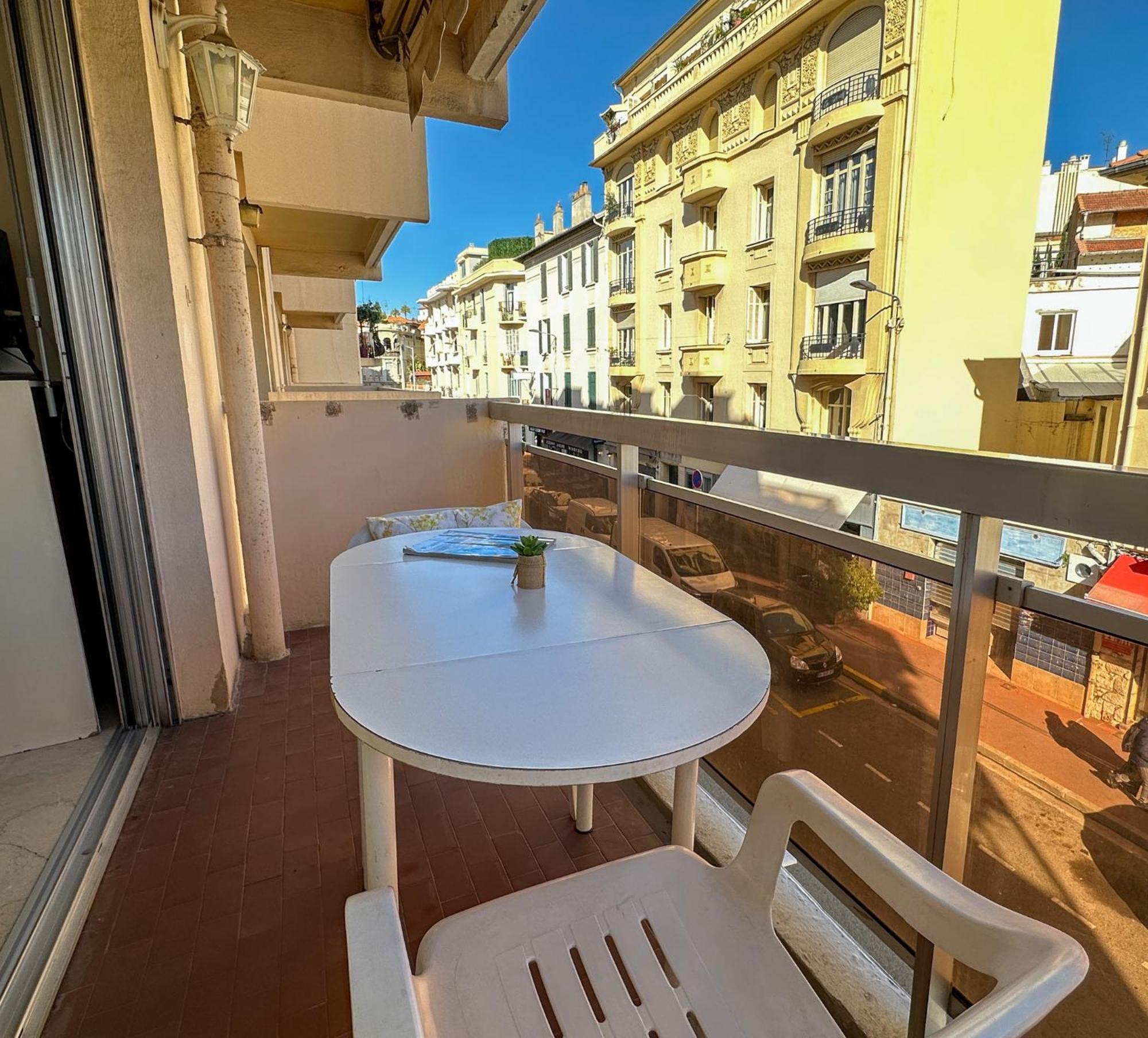 Avec Terrasse, A 500 M Du Palais Apartment *