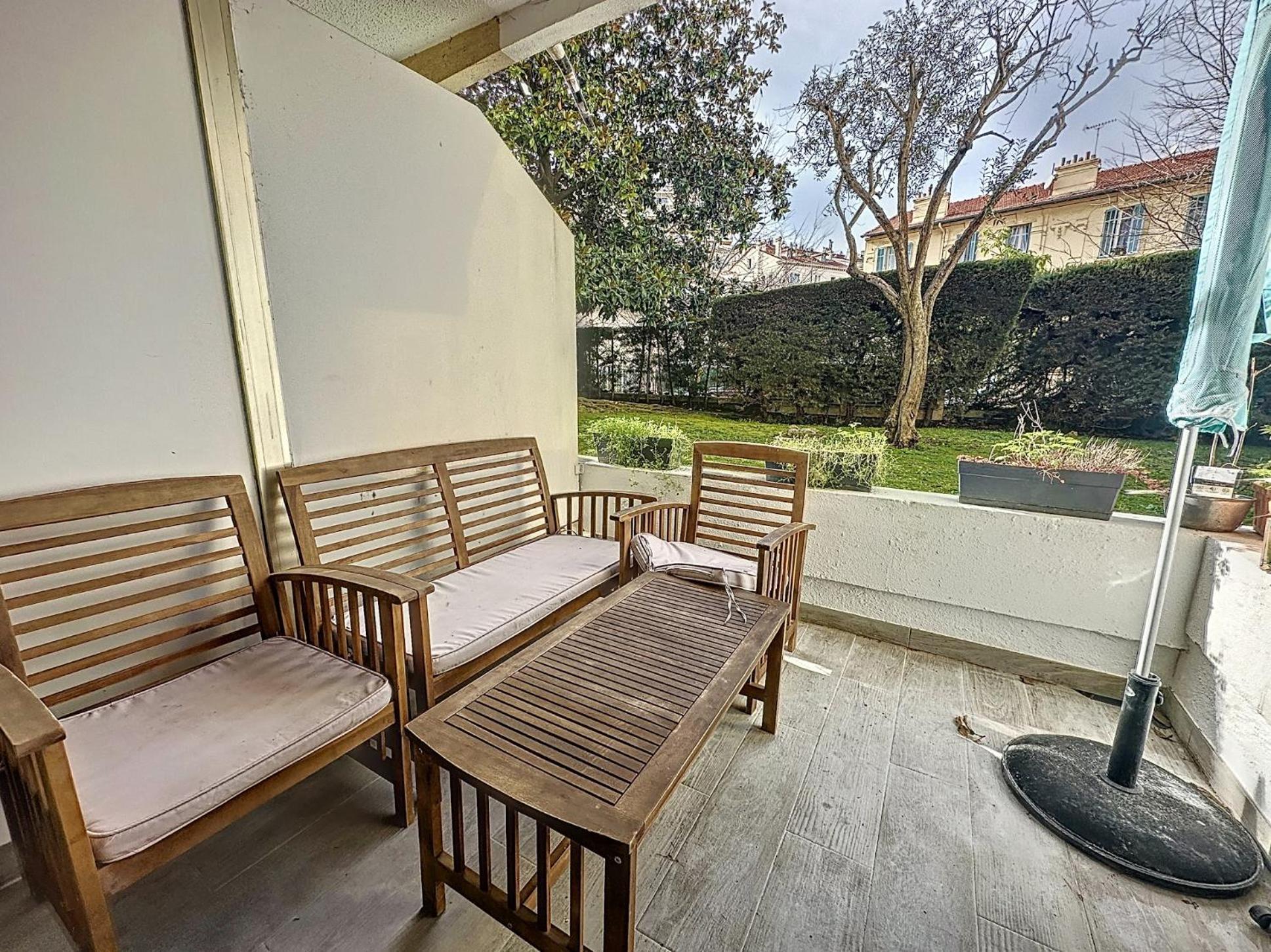 Superbe Studio Terrasse Centre Et Plages A Pieds Cannes