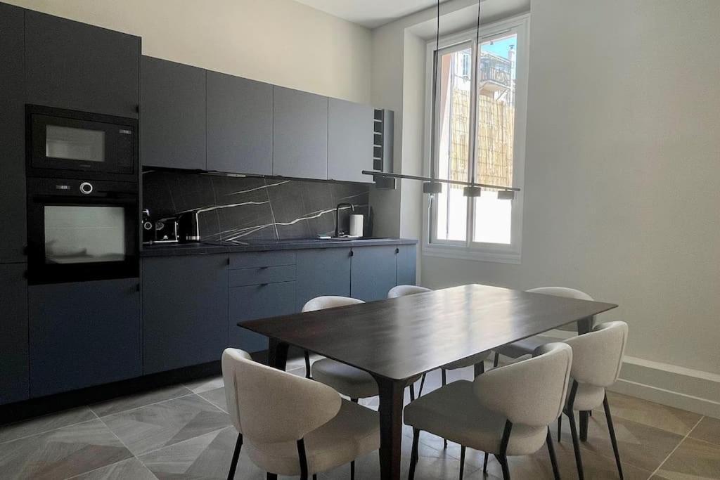 Apartment Centre *