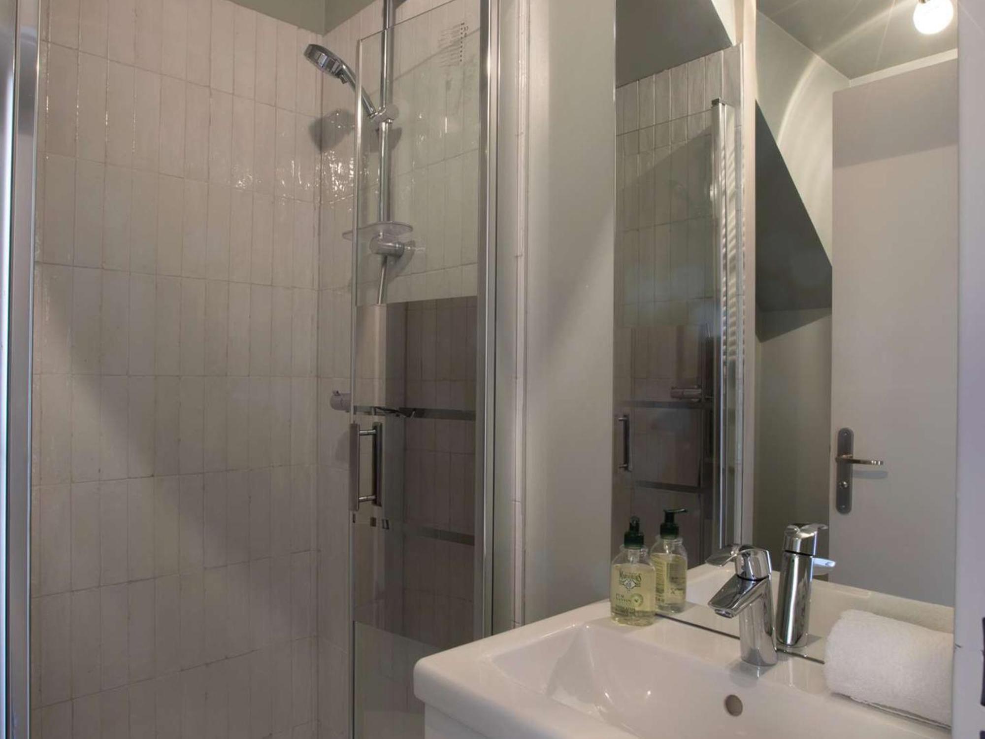 5 Personnes Avec Piscine Et Parking A - Fr-1-609-97 Apartment Cannes