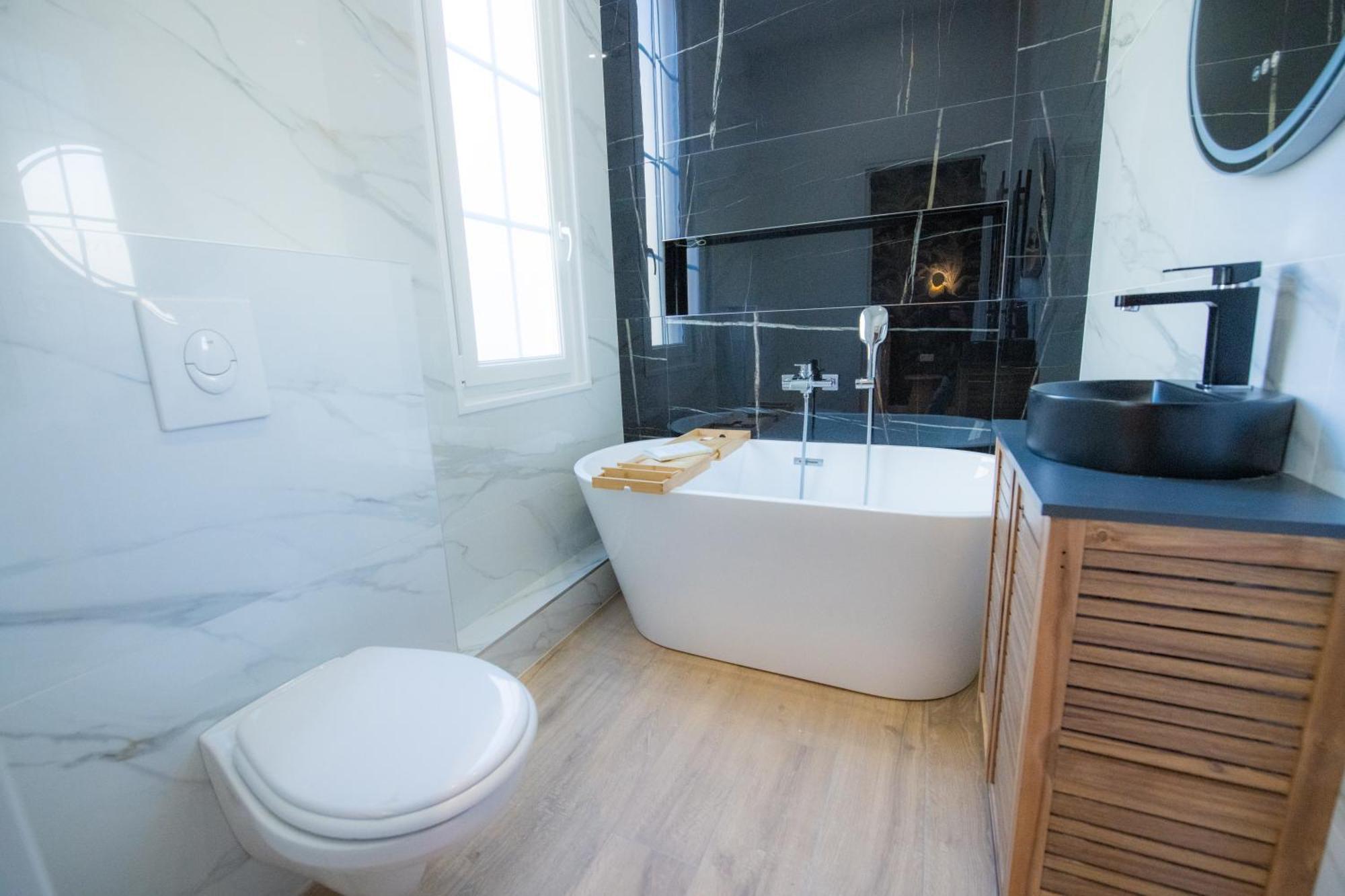 Apartment Luxurious 4beds/4baths Next To Palais