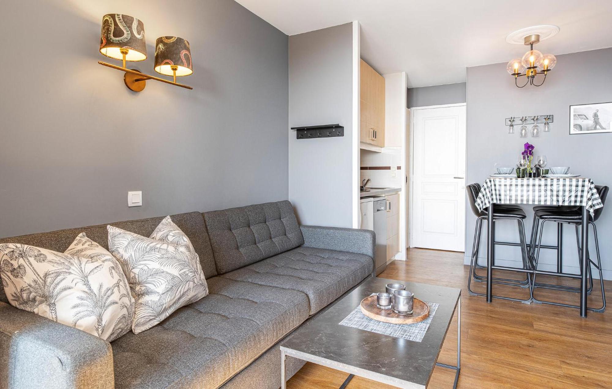 Cozy In With Kitchenette *