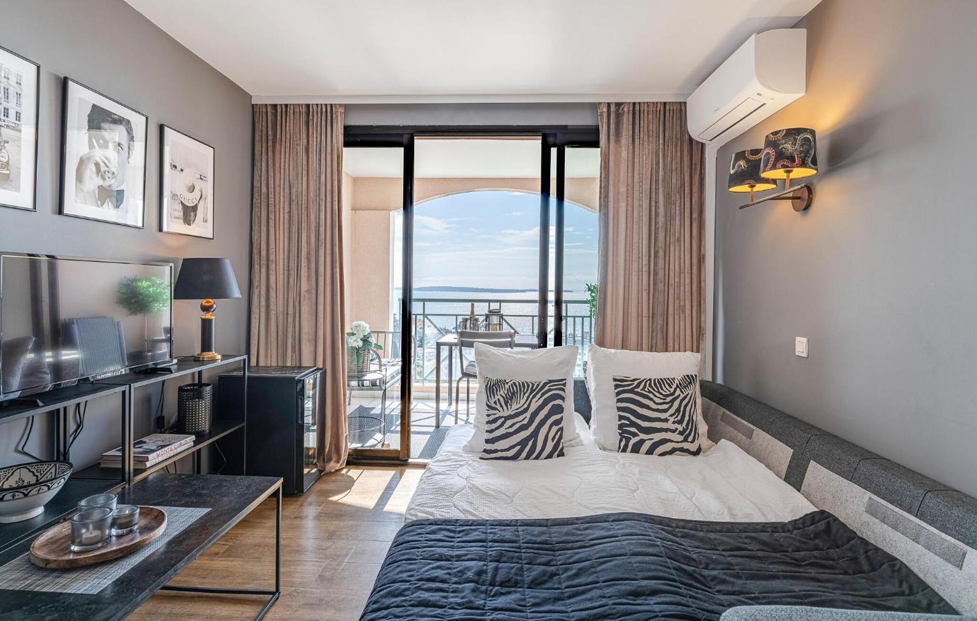 Cozy In With Kitchenette