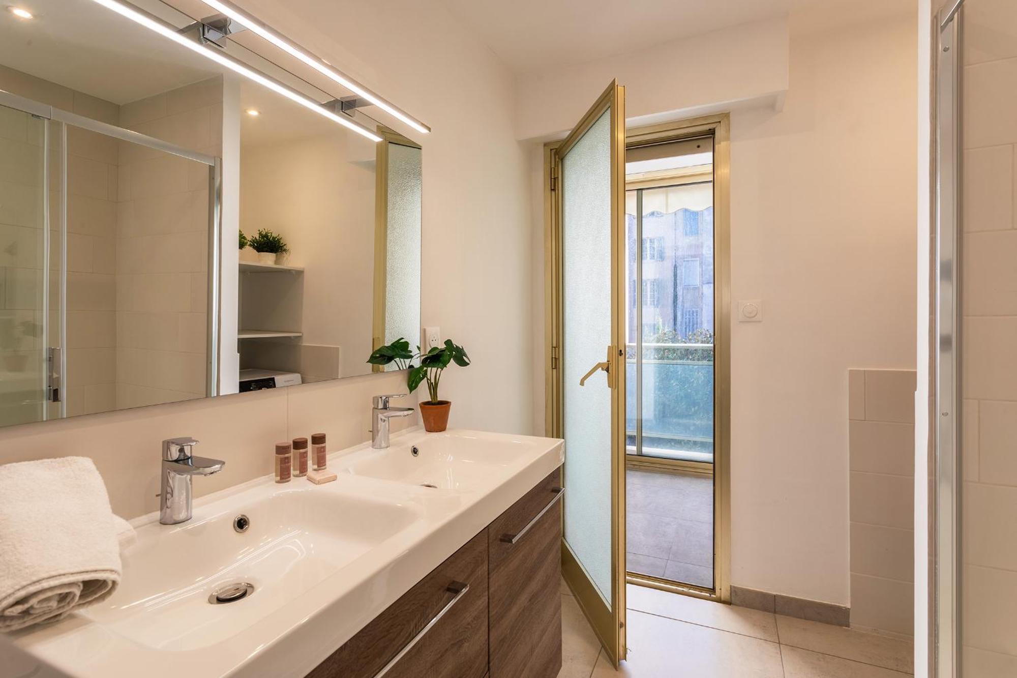 Apartment Oman1 Magnifique Et Modern Deux Pieces Cannes