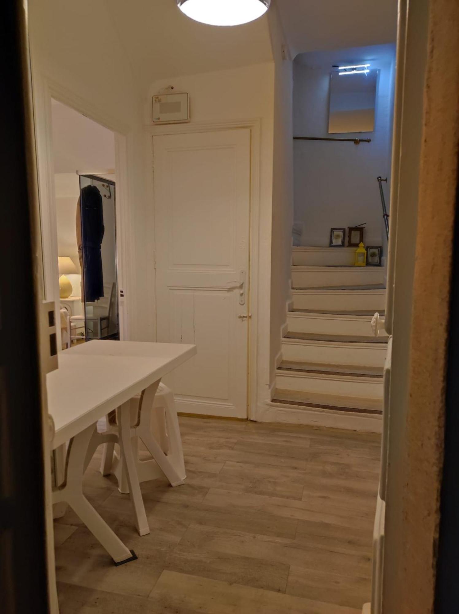 Apartment 'petite-maison' A Droite Vieux Port Palais - 3 Ou 4 Ch - 4 Tv - 3 Sdd - 2 Wc Indpdts - Fibre - Pkgs *