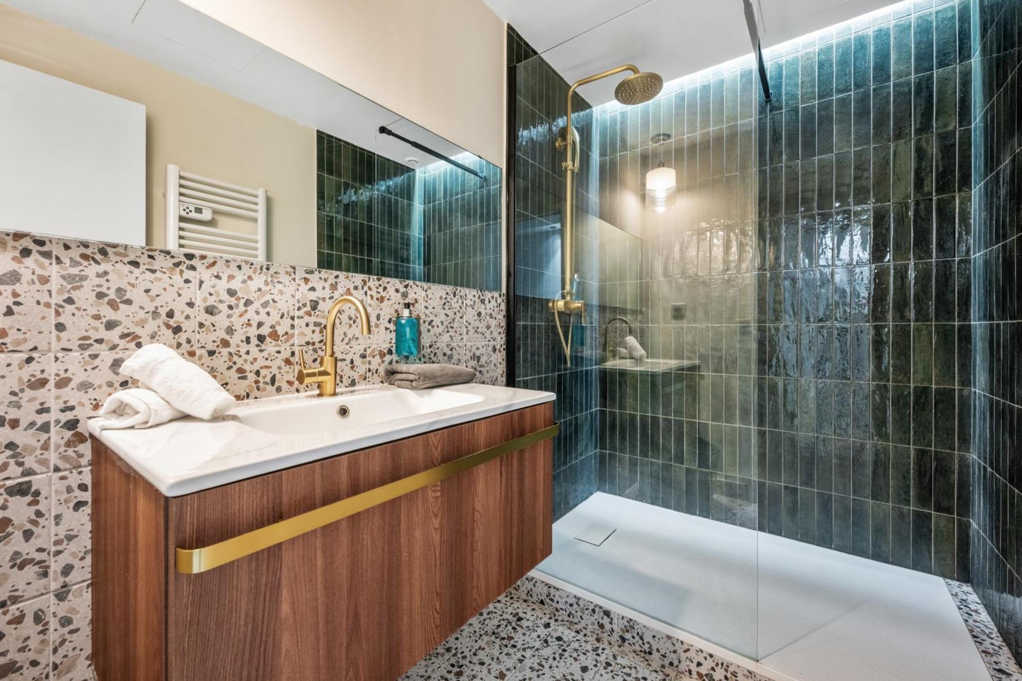 Jessicannes - Cooper - 3 Chambres - Central, Spacieux, Terrasse Apartment *
