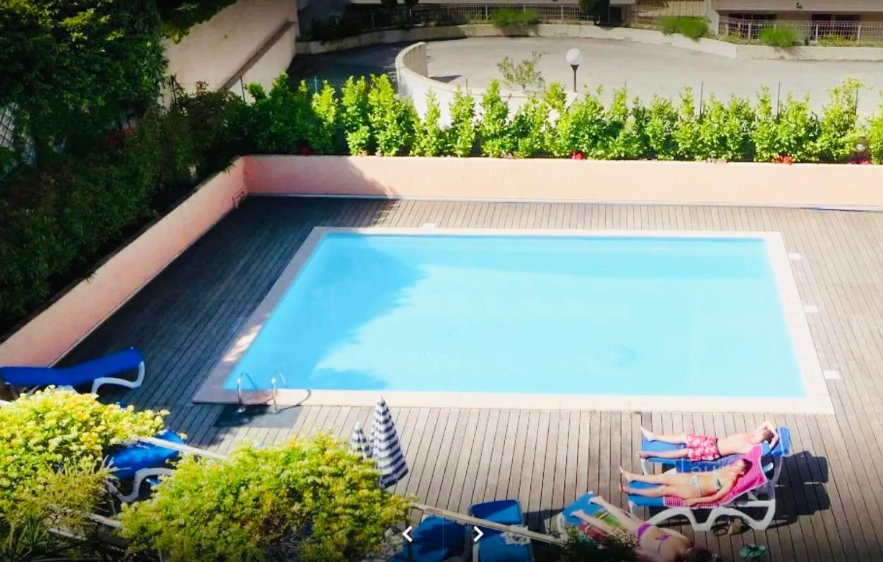 2p Avec Piscine A 150 M Proche Palais