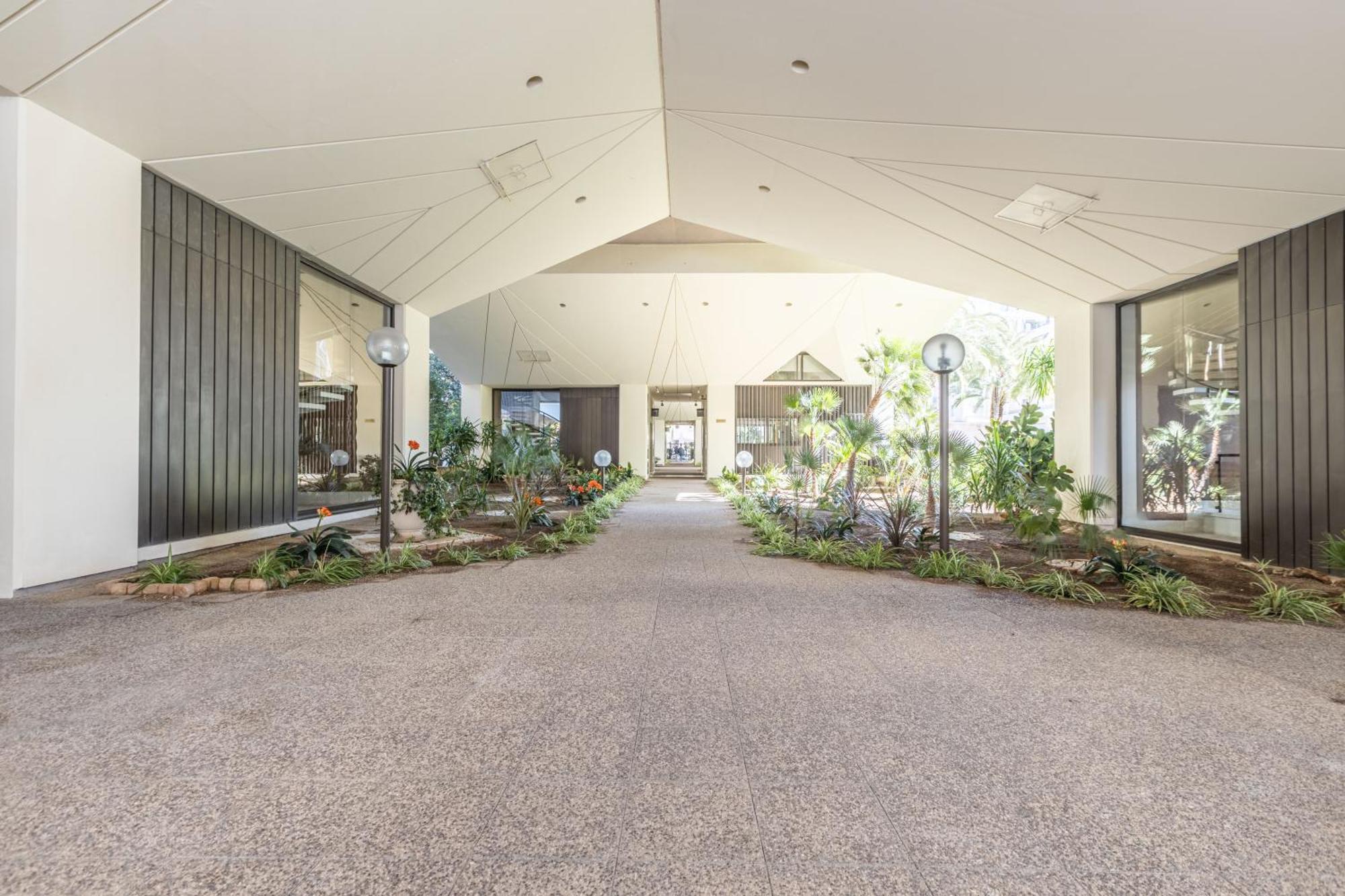Lb Vacation I A Short Stroll To Palais, Beach, Terrace & Seaview