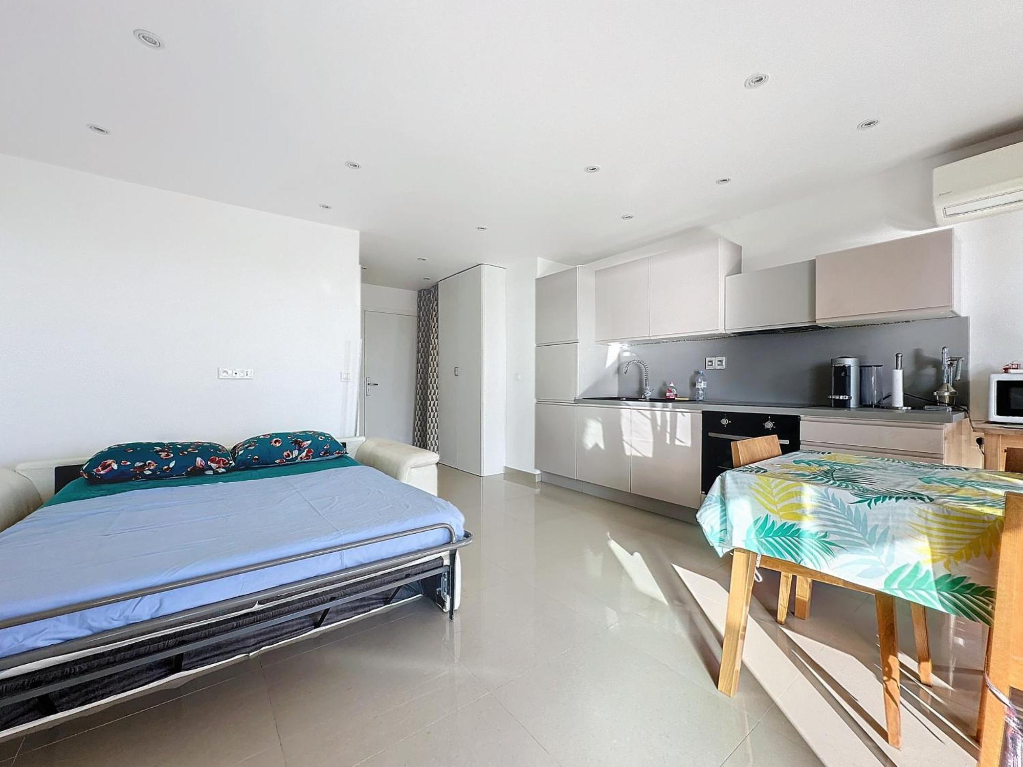 - Avec Vue Appartement *