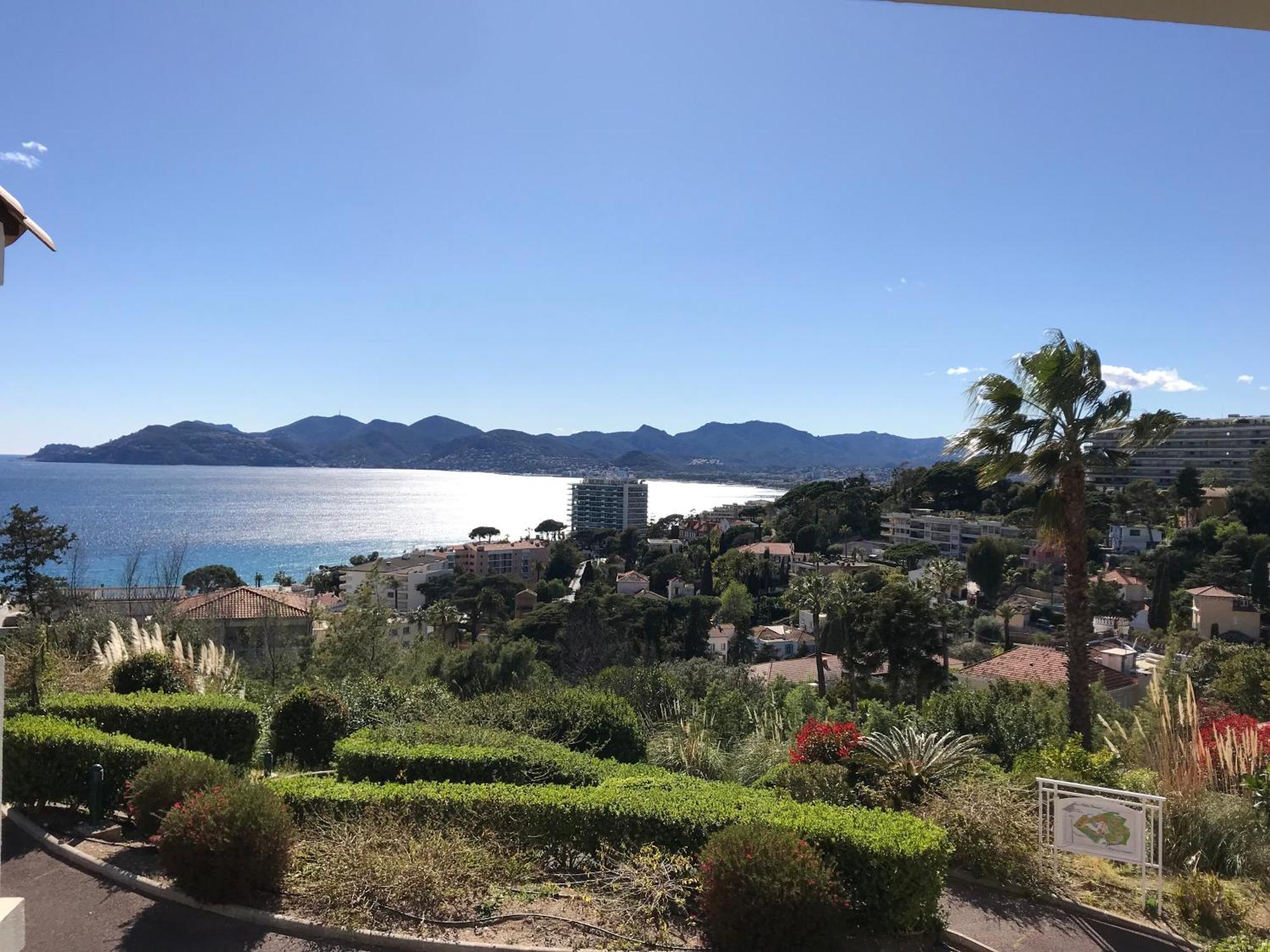 Appt Vue Exceptionnelle Sur Baie De Apartment