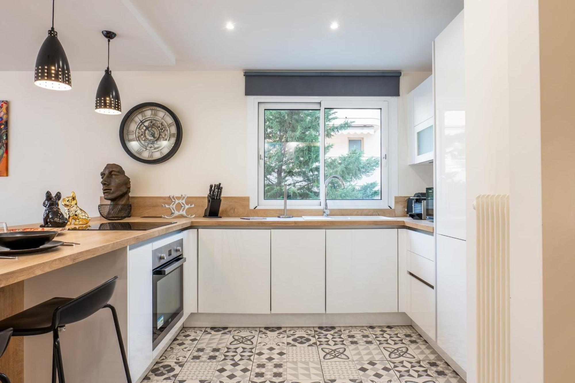 2-room With Terrace Close To The Center * Cannes