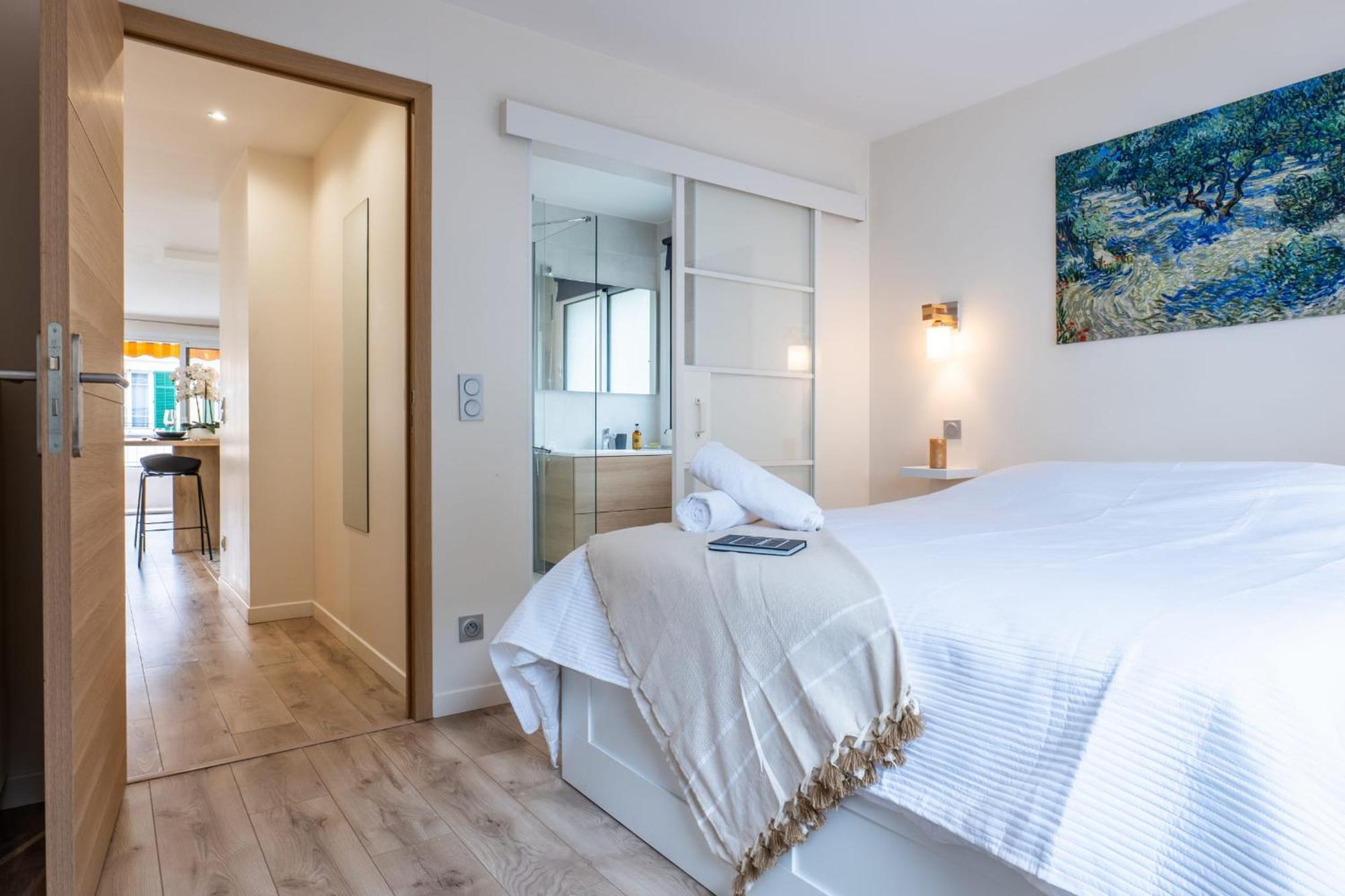 Apartment 2-room With Terrace Close To The Center *
