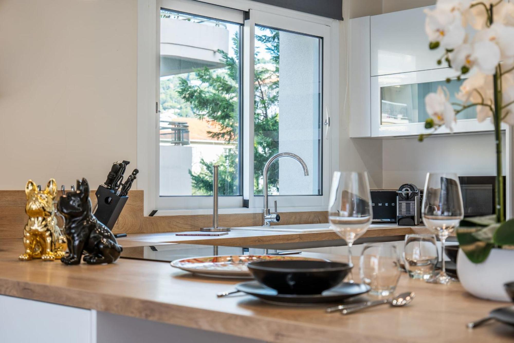 Apartment 2-room With Terrace Close To The Center