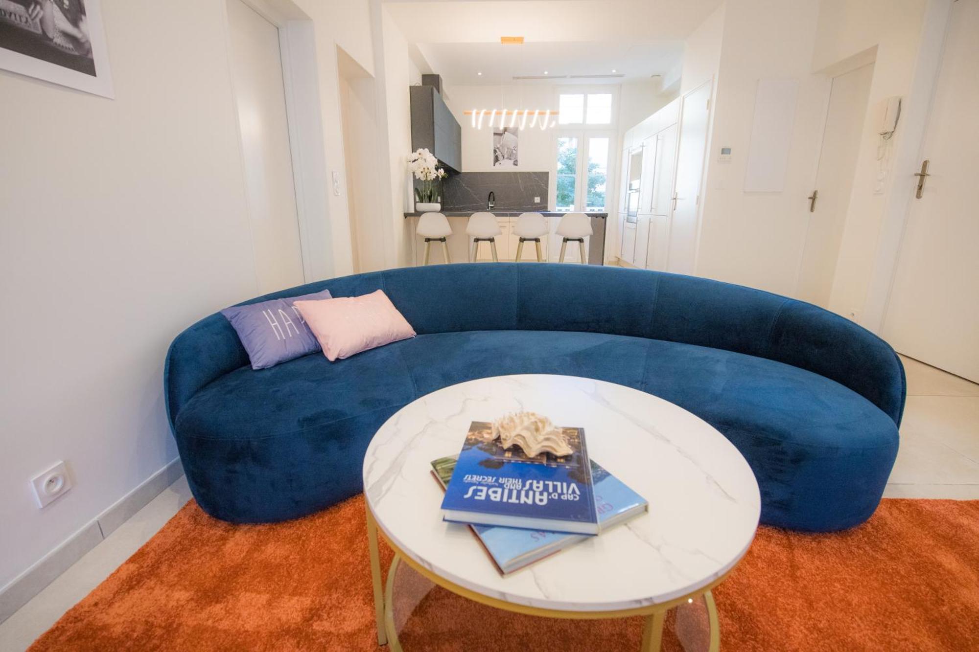 Apartment Luxurious 4beds/4baths Next To Palais Cannes