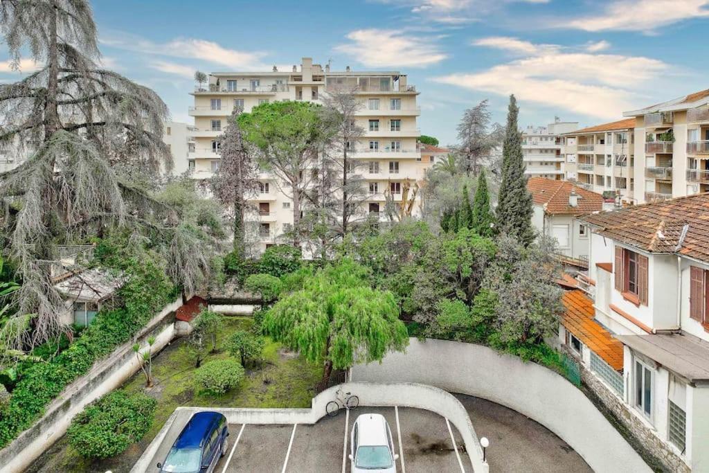 Superbe Avec Terrasse A 10 Min De La Apartment Cannes