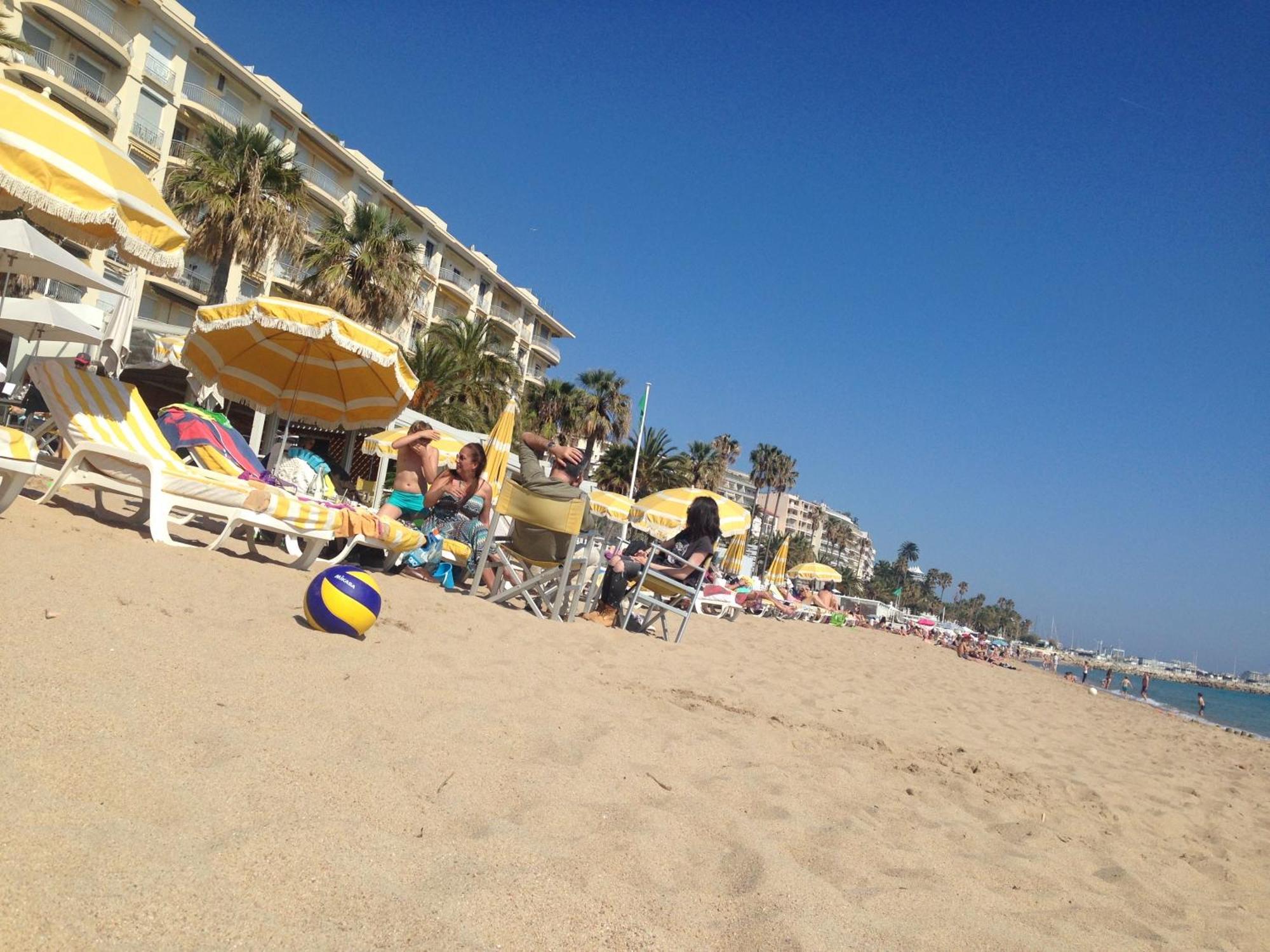 Only 60m To The Beach, 2 Bedroom Cozy Apartment, 80m2 Big Garden, Very