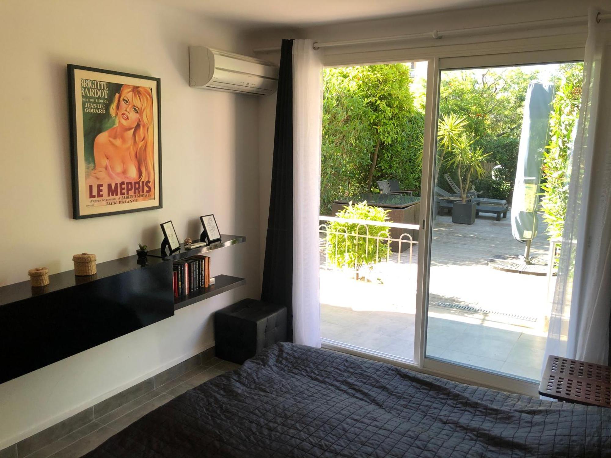 Only 60m To The Beach, 2 Bedroom Cozy Apartment, 80m2 Big Garden, Very *