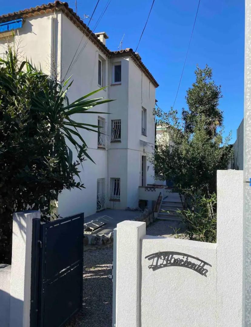 Apartment Only 60m To The Beach, 2 Bedroom Cozy Apartment, 80m2 Big Garden, Very Cannes