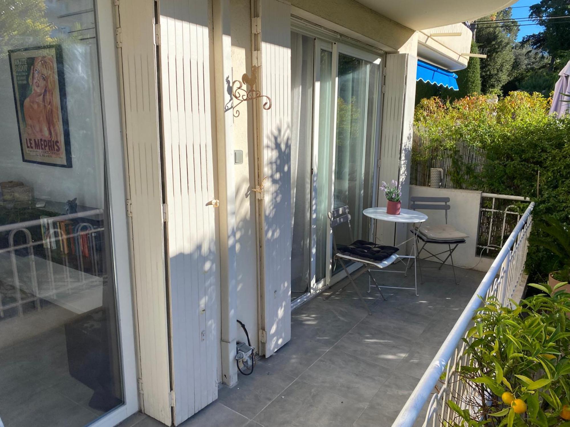 Only 60m To The Beach, 2 Bedroom Cozy Apartment, 80m2 Big Garden, Very Apartment *