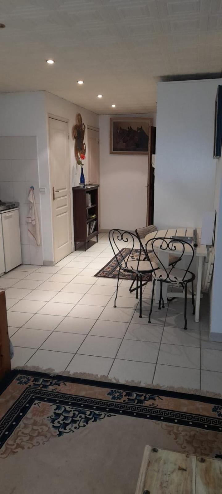 Centre Apartment *