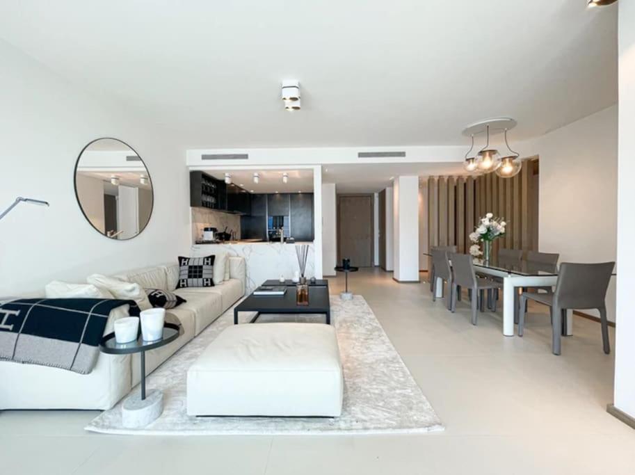 4 - 523 Cannes