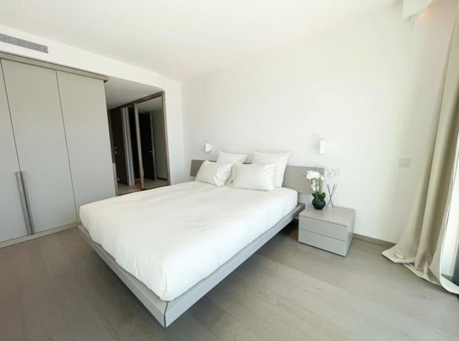 4 - 523 Apartment *