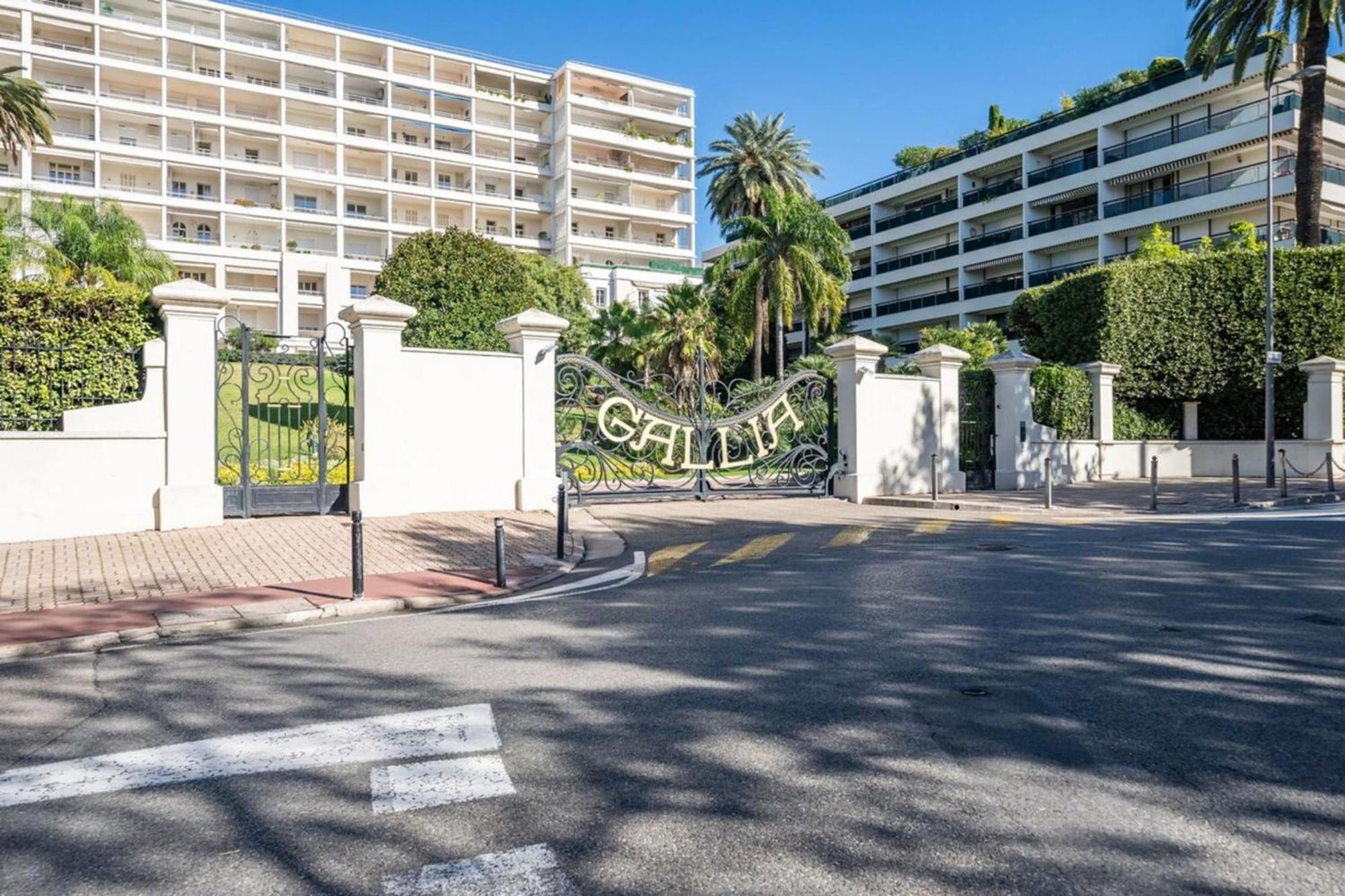 Wonderful One Bedroom In Le Gallia *
