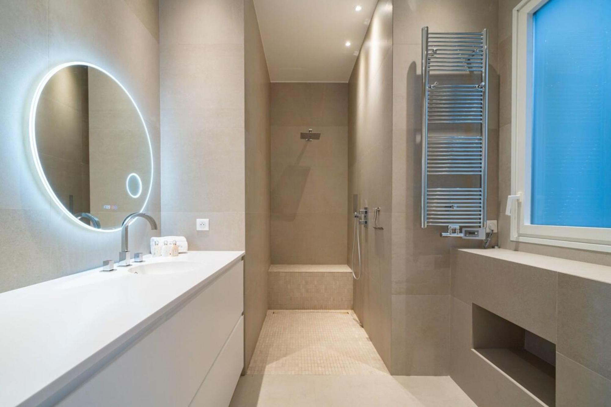 Wonderful One Bedroom In Le Gallia