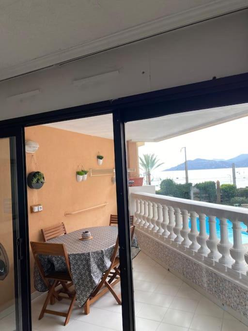Apartment Bord De Mer, Terrasse, A Pieds Cannes