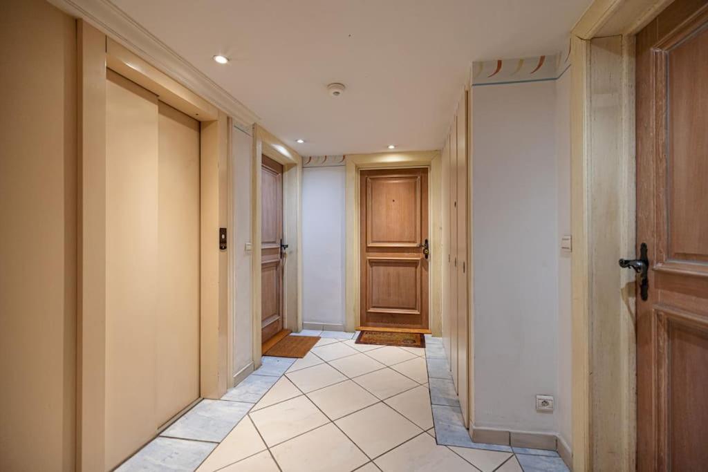 Elegant And Chic 2 Bedroom With Pool Apartment