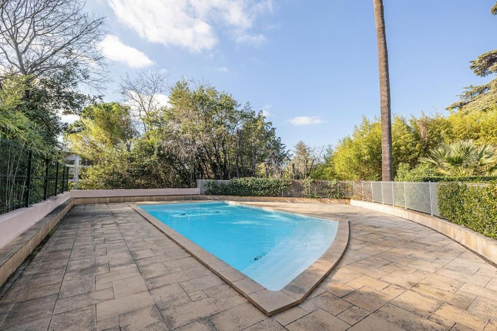 Elegant And Chic 2 Bedroom With Pool Apartment Cannes
