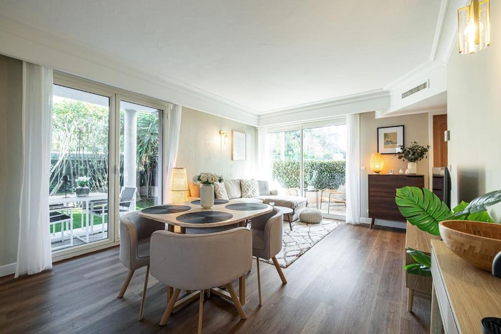 Apartment Elegant And Chic 2 Bedroom With Pool *