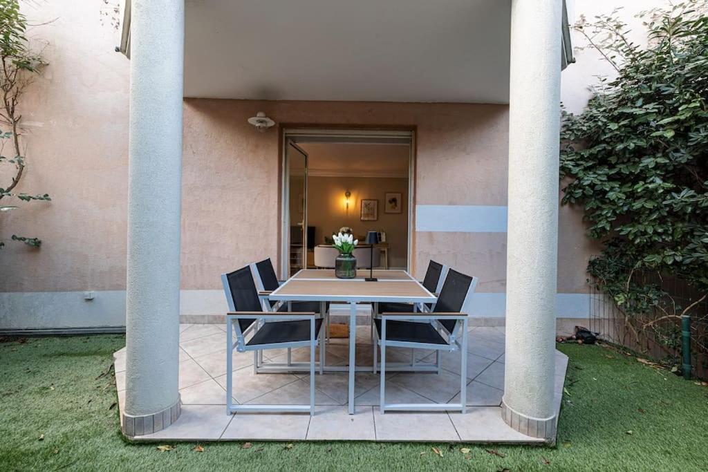 Apartment Elegant And Chic 2 Bedroom With Pool *