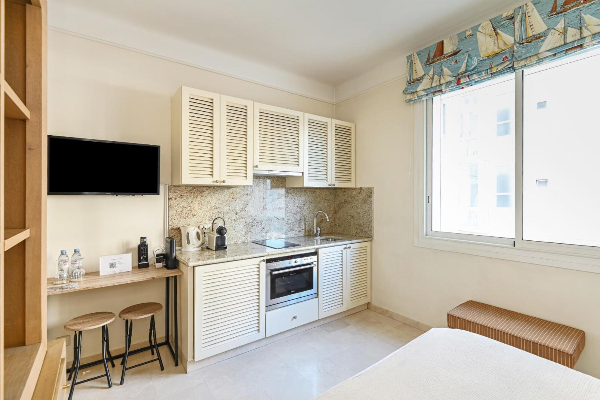 Buckingham & Lloyds - Apartamento Cannes