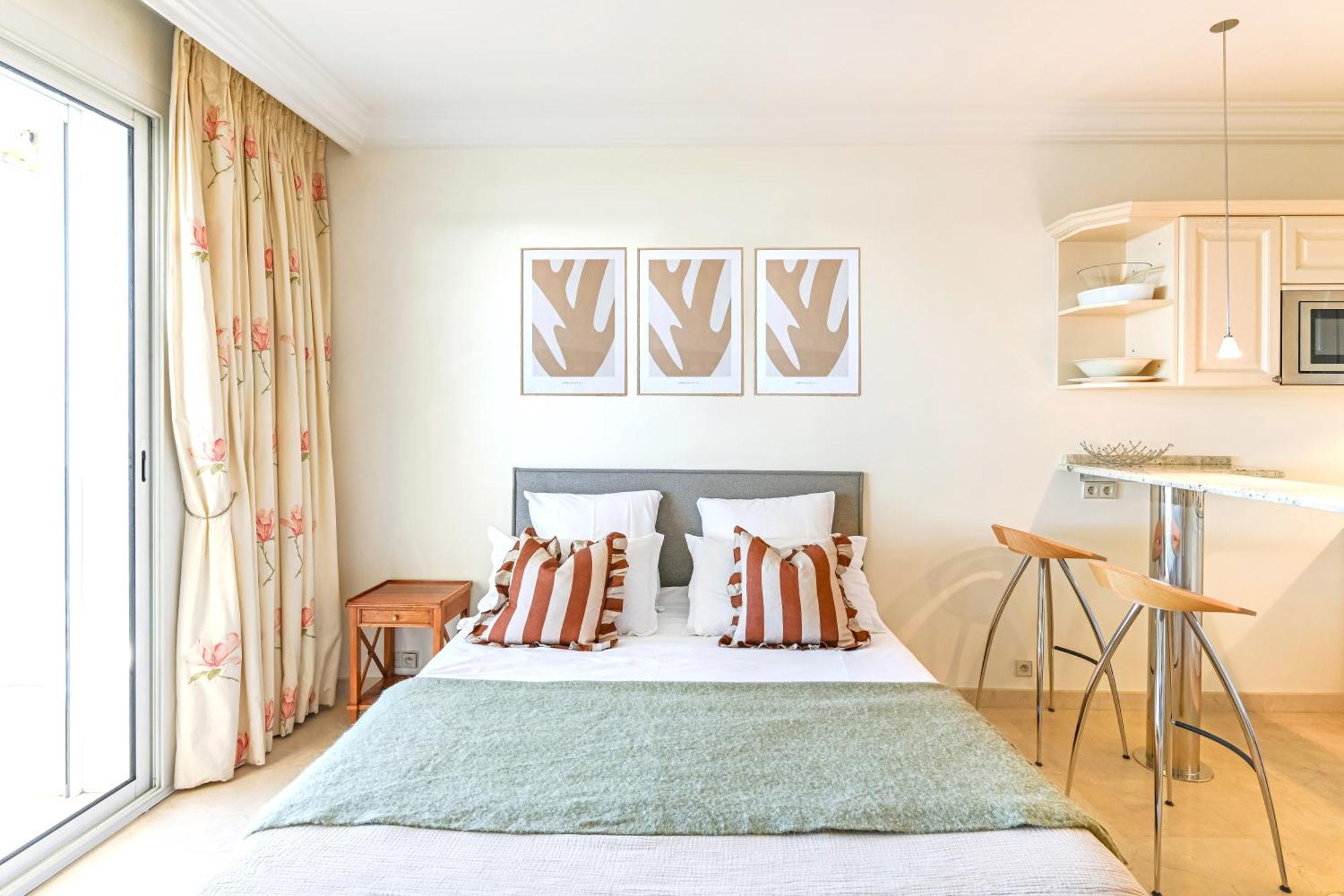 Buckingham & Lloyds - Appartement