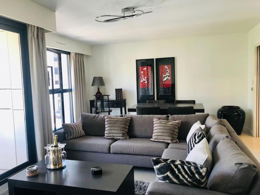 2 Pcs + Parking + Balcon + 1 Min Plages Apartment Cannes