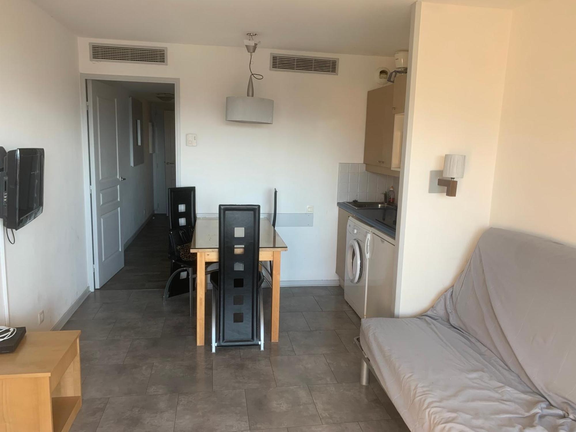 Apartment Bord De Et Commerces 588 Cannes