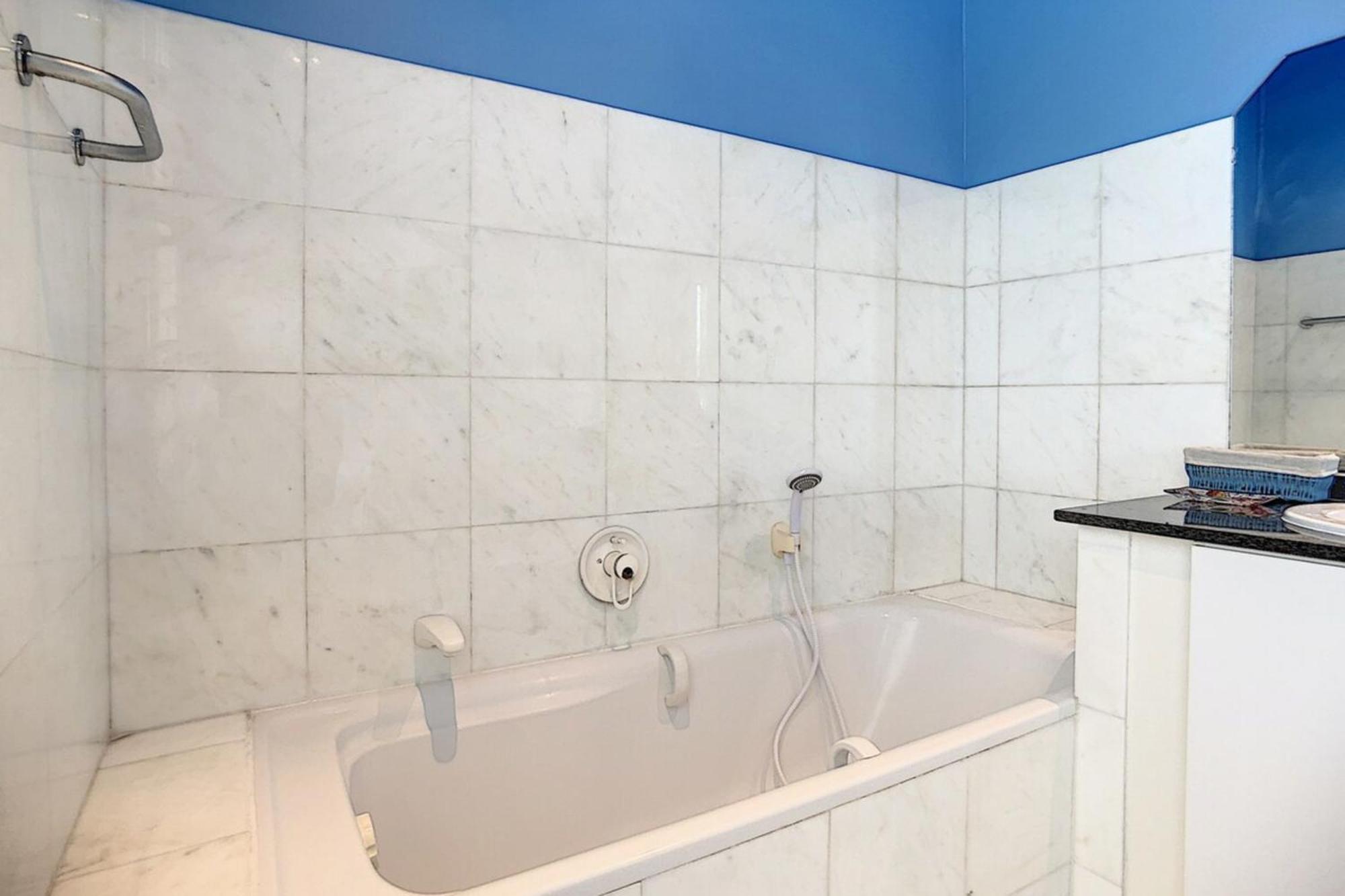 Apartment Superb 2 Bedroom With Sea View On The Croisette *