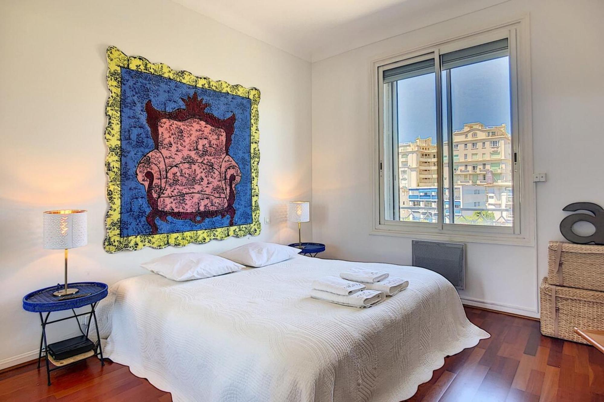 Apartment Superb 2 Bedroom With Sea View On The Croisette *