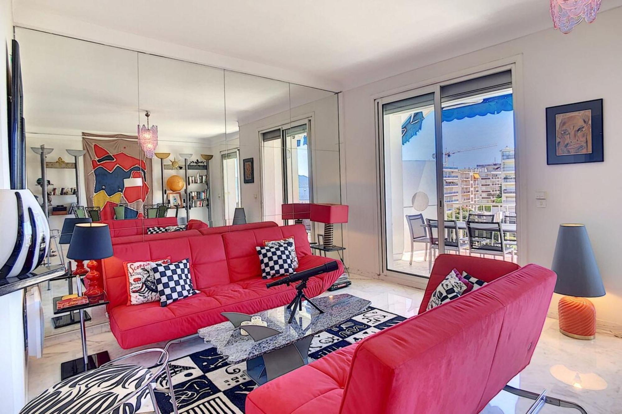 Apartment Superb 2 Bedroom With Sea View On The Croisette *