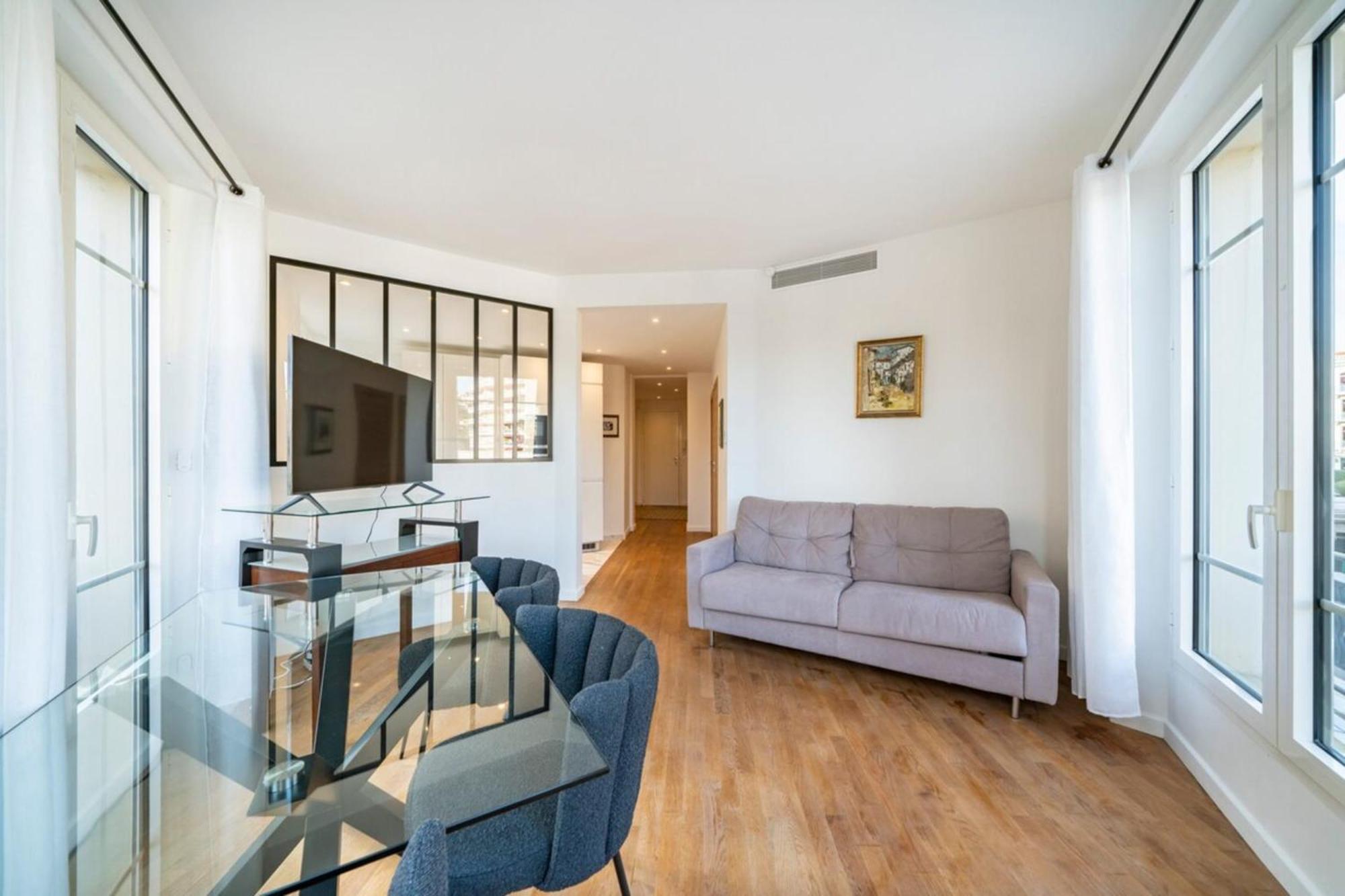 Apartment Wonderful 2 Bedroom Cannes