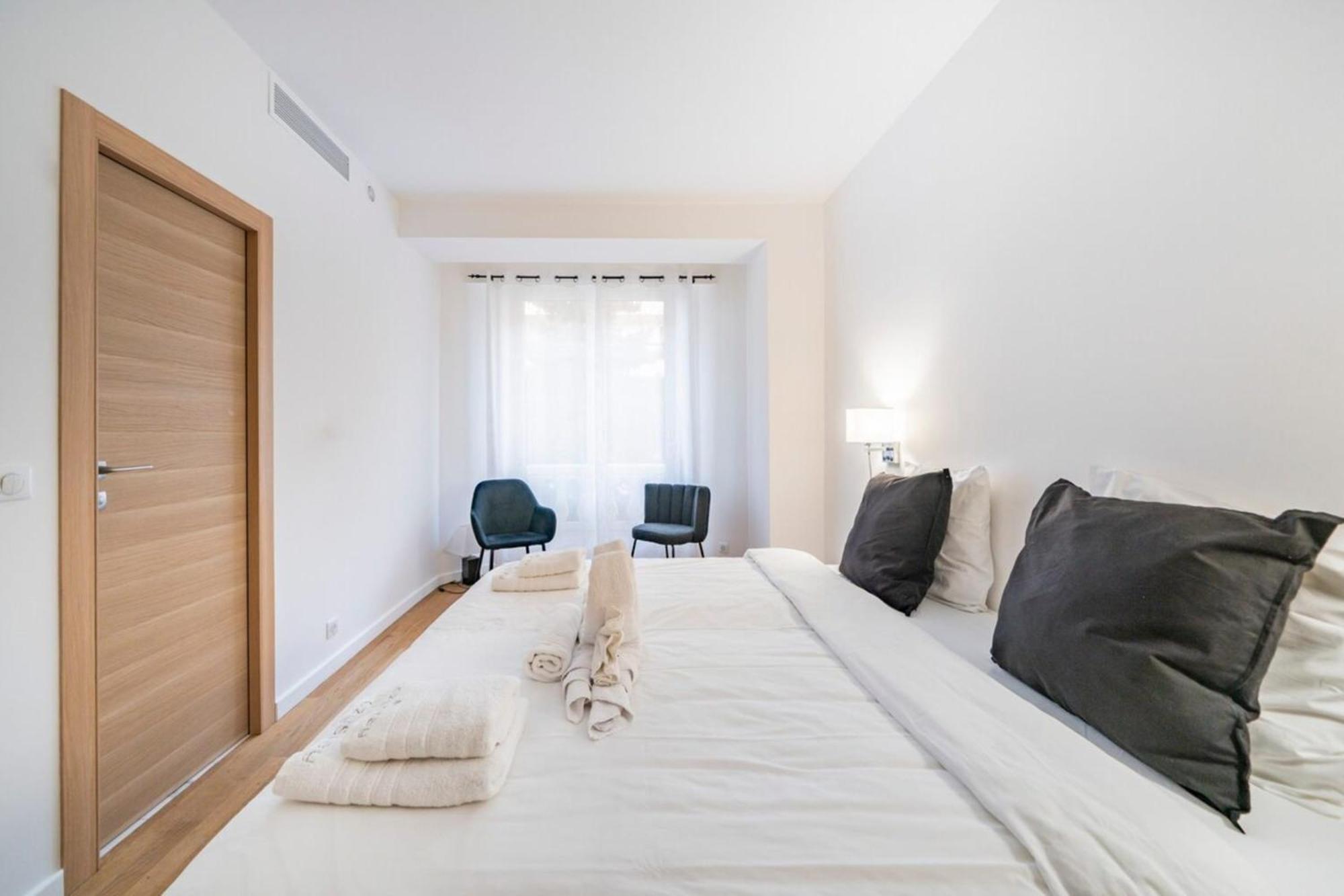 Apartment Wonderful 2 Bedroom *