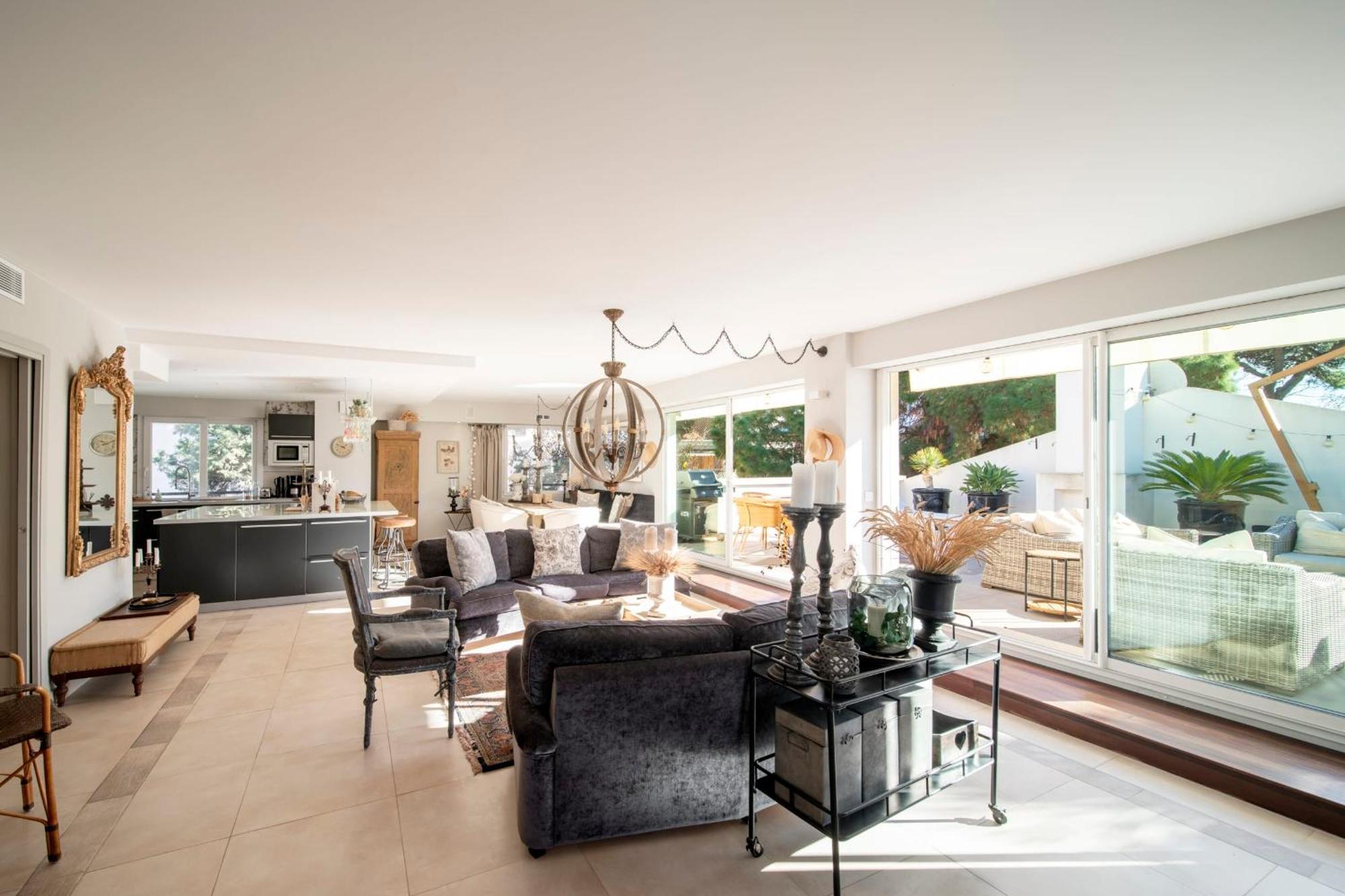 Apartment Luxury - Pretty 3 Bedroom To Rent With 50m Terrace