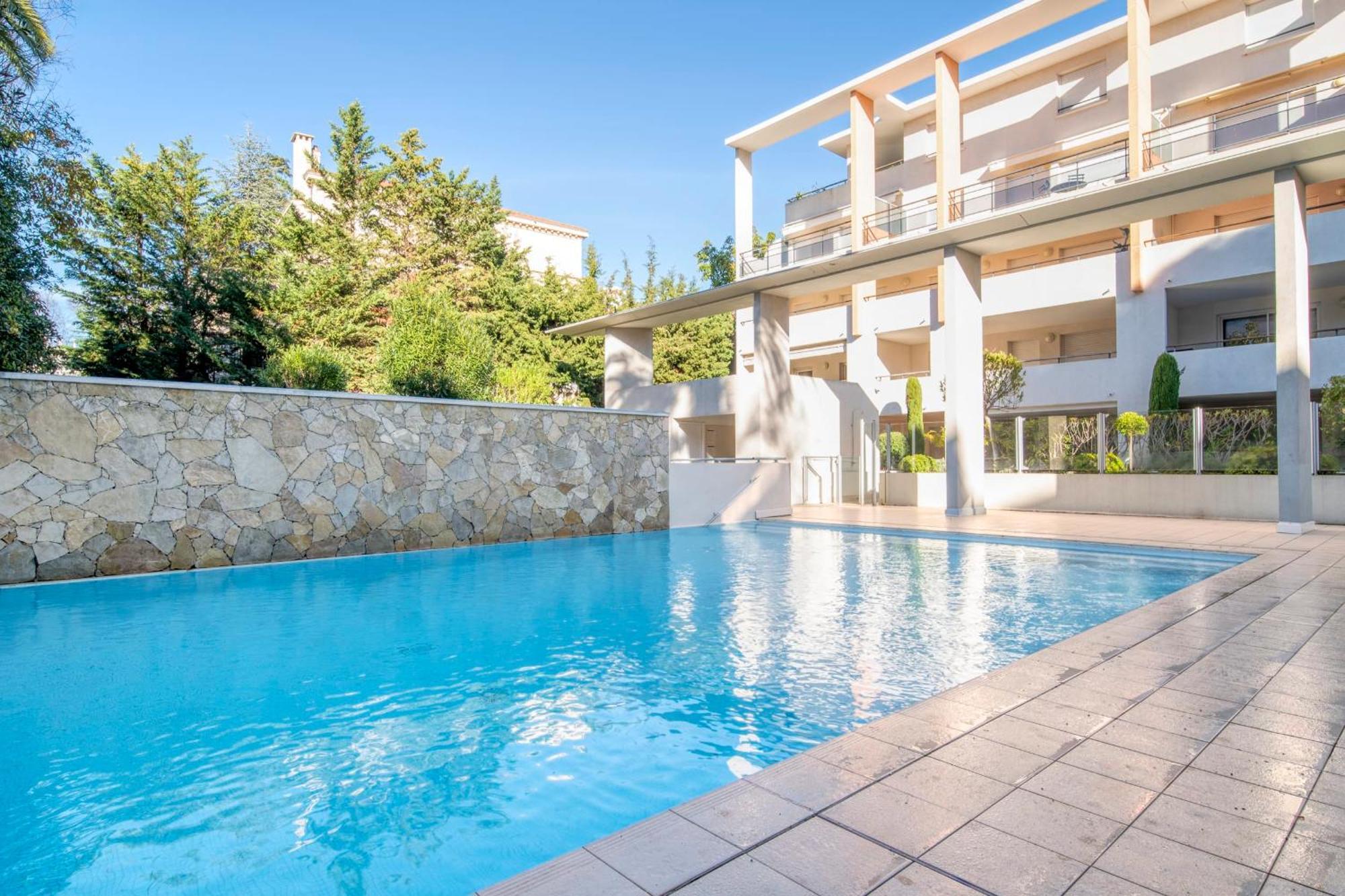 Apartment Luxury - Pretty 3 Bedroom To Rent With 50m Terrace