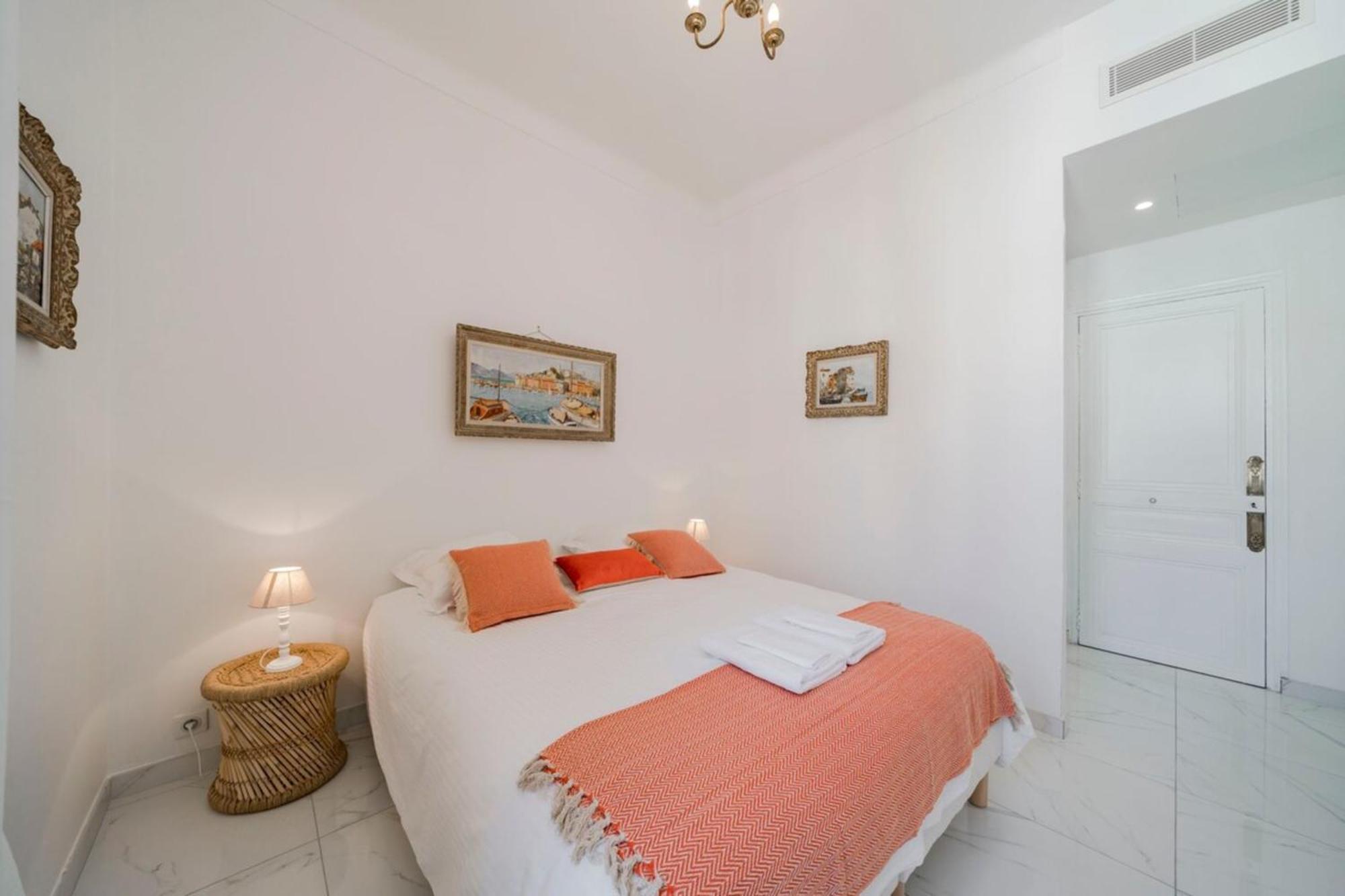Wdf 2 Bedrooms Heart Of *
