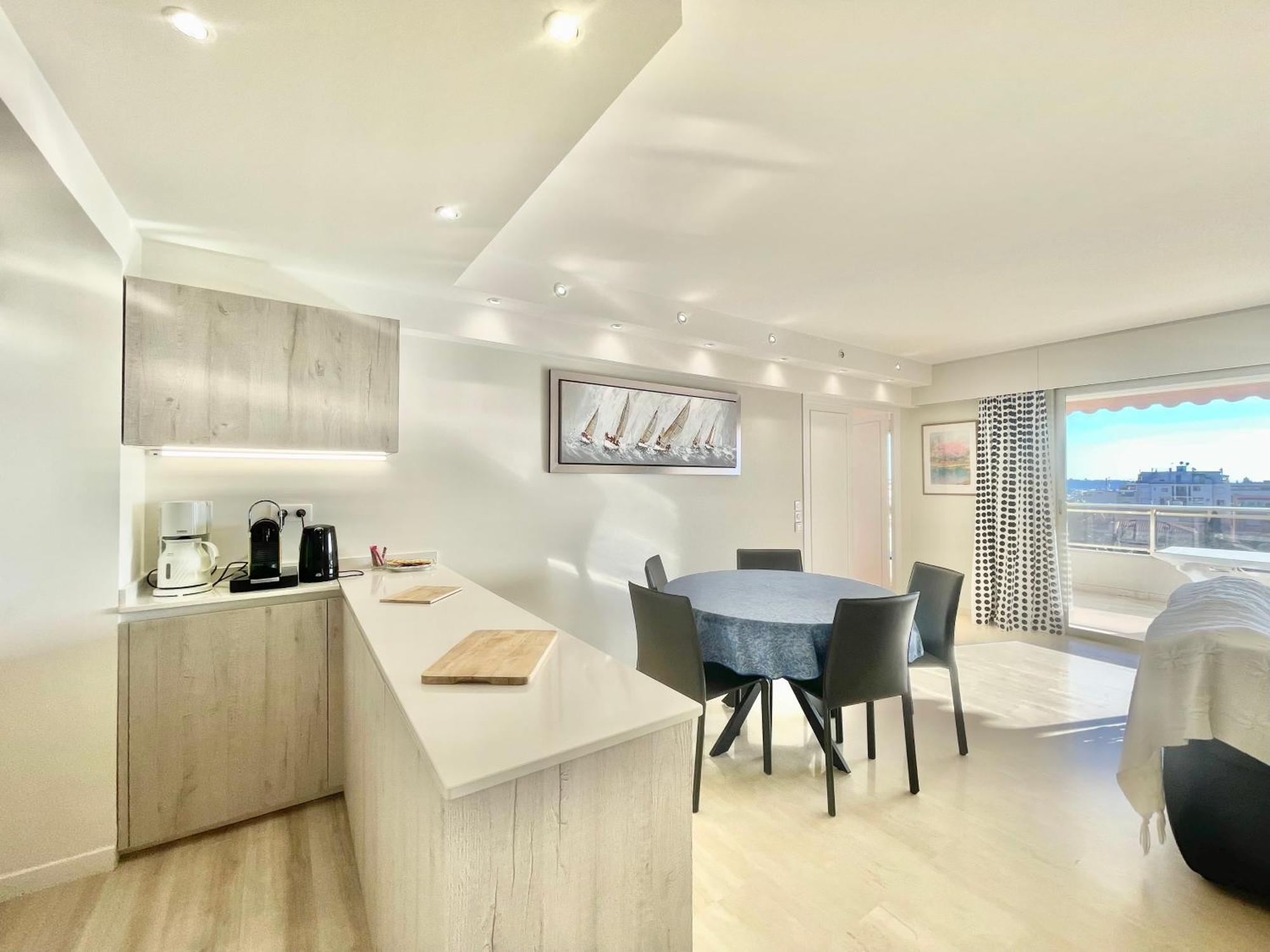Vezelay, By Welcome To Apartment *