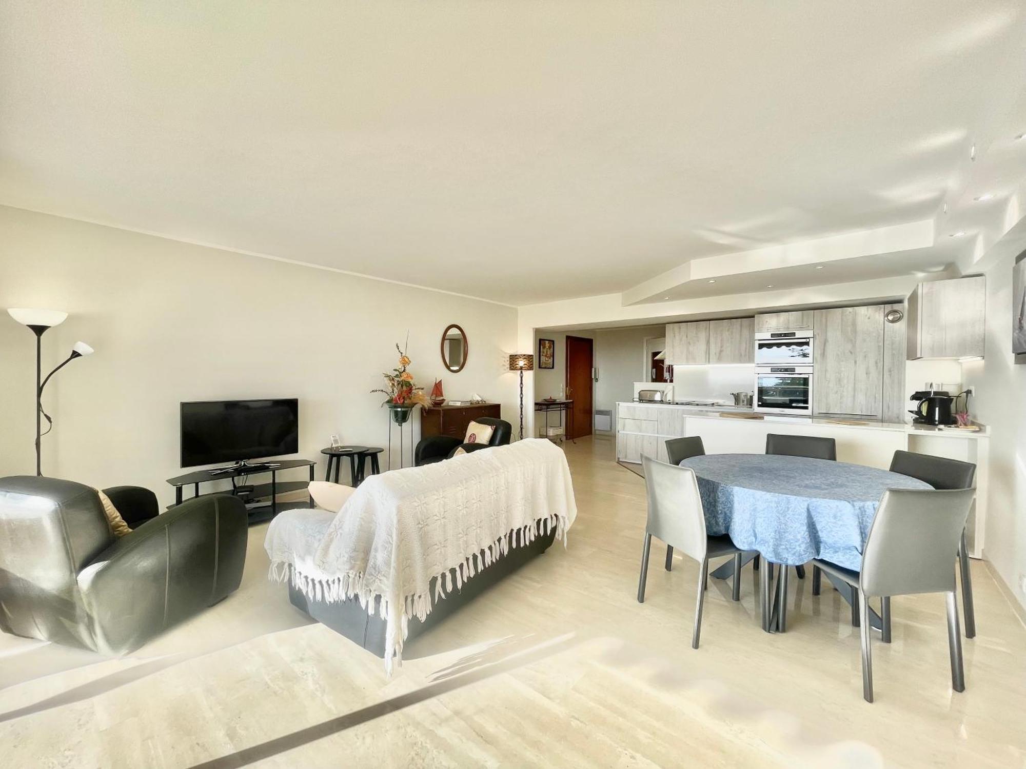 Vezelay, By Welcome To Apartment Cannes